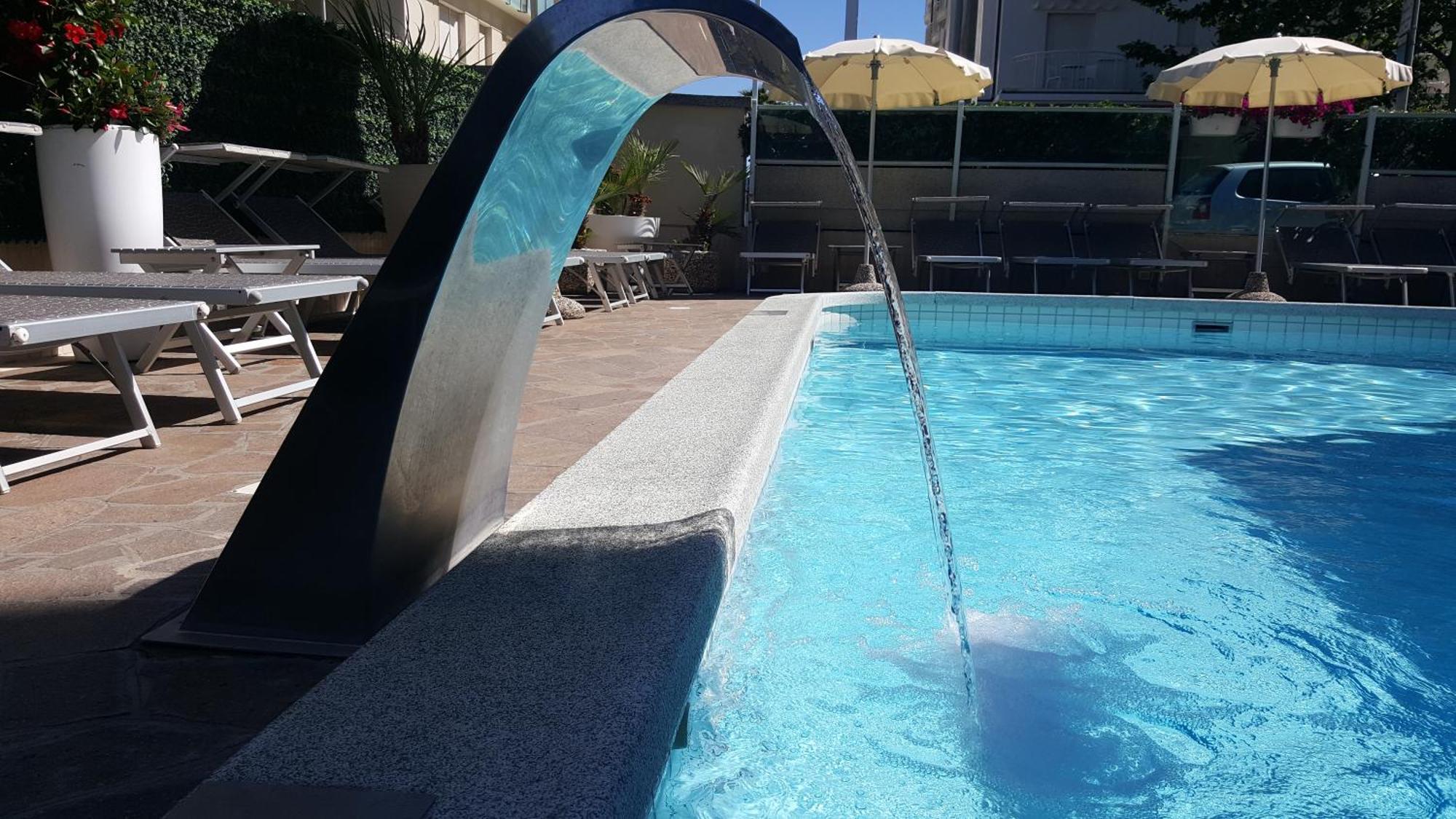 Hotel Poker Ριτσόνε Εξωτερικό φωτογραφία